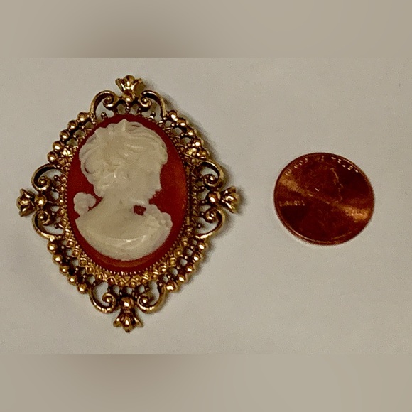 Mid Century Vintage Gold Tone Victorian Style Cameo Pinback Brooch Button - Picture 3 of 15